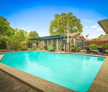 FIVE BEDROOM TWO STORY HOME WITH INGROUND POOL!!! - Photo 5