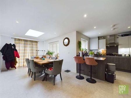 Johnstone Close, Bracknell, Berkshire, RG12 - Photo 2