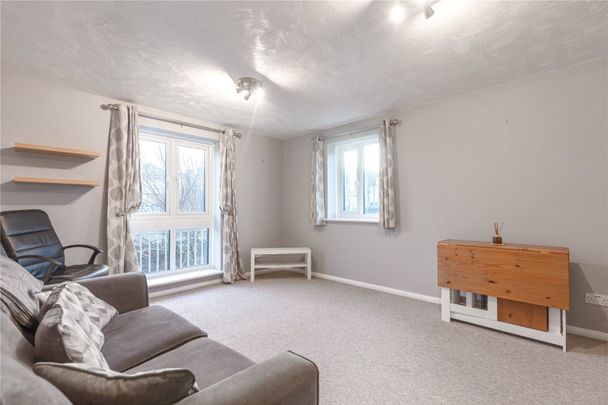 Crates Close, - Photo 1