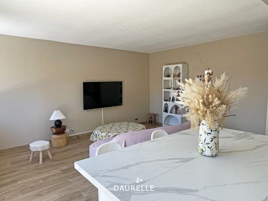 Location Appartement 4 pièces 75m² CHATEAURENARD 13160 - Photo 1