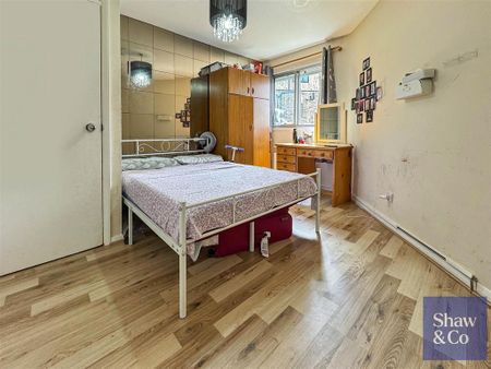 3 bedroom flat to rent - Photo 4