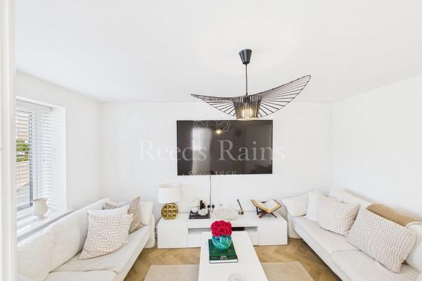 3 bedroom semi-detached house to rent - Photo 1