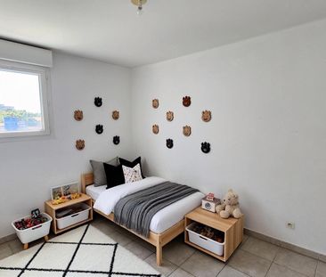 Location Appartement 3 pièces 58m² TOULON 83100 - Photo 3