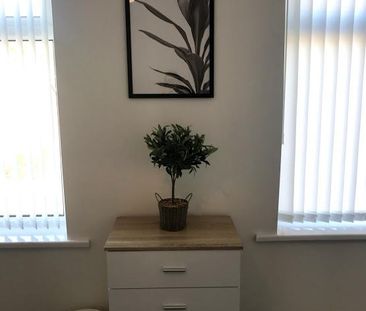 1 bed house share to rent in Coal Clough Lane, Burnley, BB11 - Photo 4