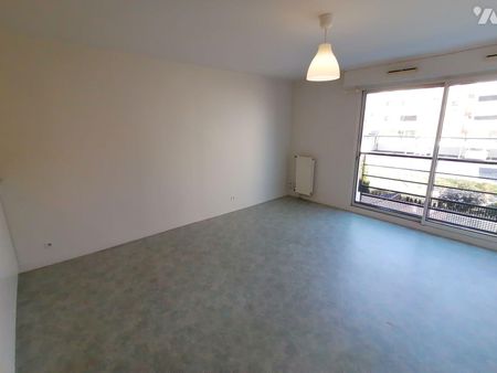 BRUZ - A proximité des commerces et transports en commun. Appartement T2 d'environ 48m² au 1er ... - Photo 3