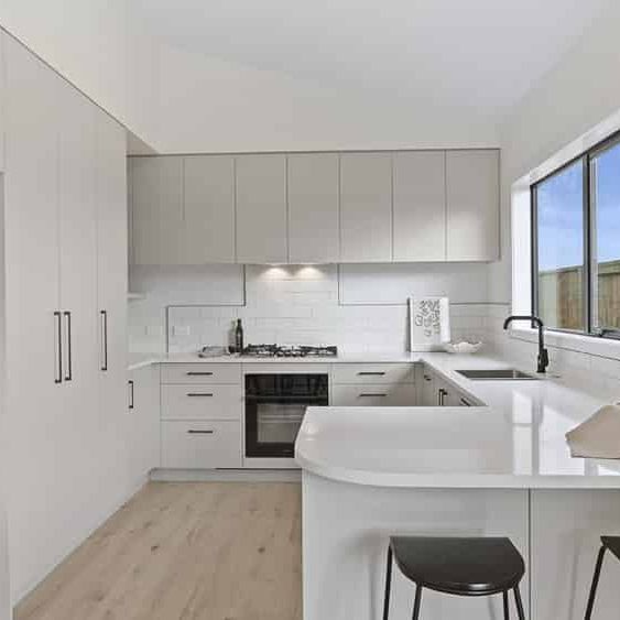 Brand-new stylish four bedroom - Photo 1