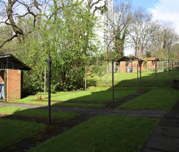 2 Bed Flat, Thornwood Drive, G11 - Photo 1