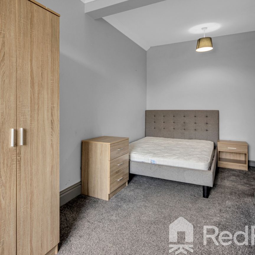 4 bed terraced house to rent in Minsthorpe Lane, South Elmsall, Pontefract, West Yorkshire, WF9 - Photo 1