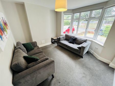 18653418, Forest Road, Fishponds - Photo 3