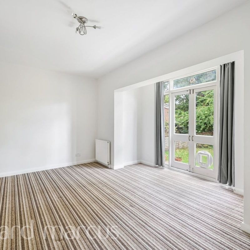 Westbury Road - Photo 1