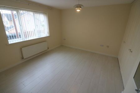 3 bedroom detached house to rent - Photo 4