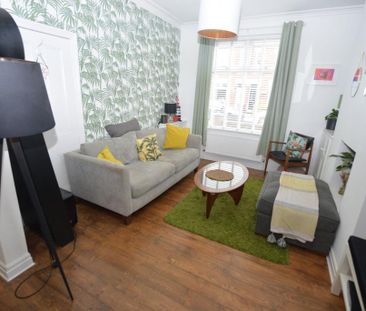 2 bedroom terraced house to rent - Photo 2
