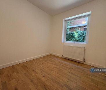 3 bedroom flat to rent - Photo 5