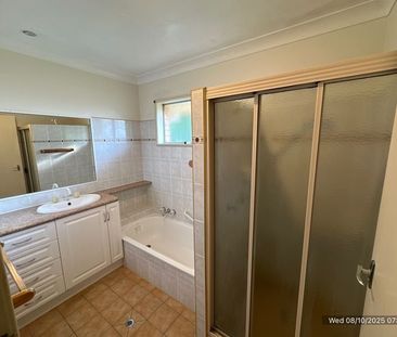 Split level home in quiet cul-da-sac - Photo 2