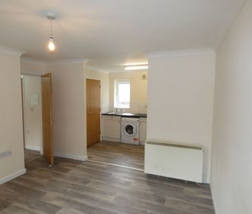 2 bed Apartment - To Let - Photo 3