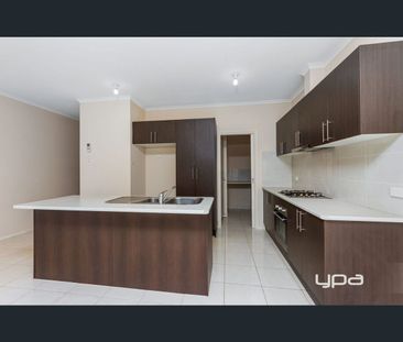 11 Landcox Way, Caroline Springs, Vic 3023 - Photo 2