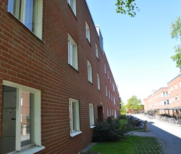 Studentgatan 28, ÖREBRO - Photo 1