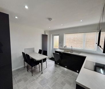 3 bedroom detached bungalow to rent - Photo 6