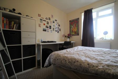 5 bedroom semi-detached house to rent - Photo 5