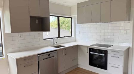 GREAT ONE LEVEL HOME - 3 BEDROOMS - Photo 4