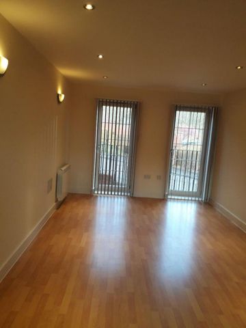 2 bed Flat 3 Holywell Gardens - Photo 2