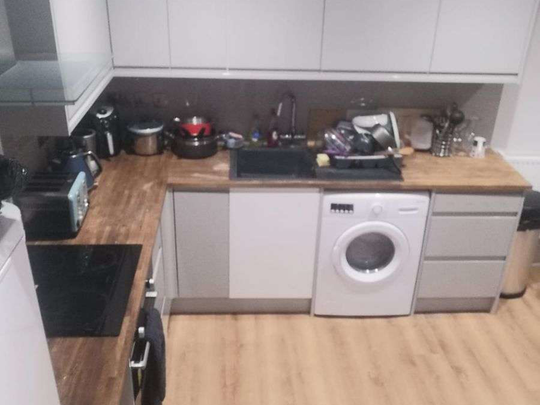 Manchester Road Studio 1 (2nd floor) - Photo 1