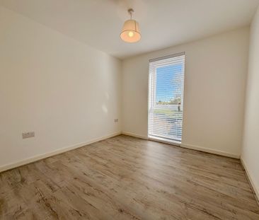 2 bed flat to rent in Dennis Davison Place, Coventry, CV4 - Photo 3