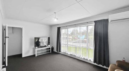 3 BEDROOM - GLENGARRY - Photo 2