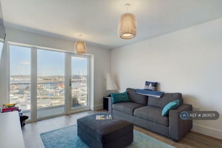 2 bedroom flat to rent - Photo 2