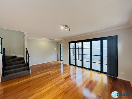 SPECTACULAR SHOALWATER TOWNHOUSE! - Photo 3