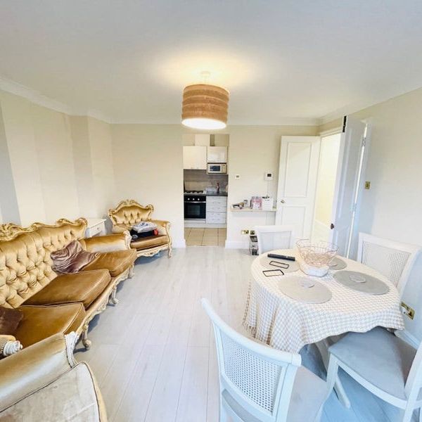 1beds Apartment - Photo 1
