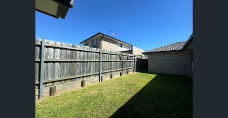 4 Beds House in The Ponds For Rent - Photo 5