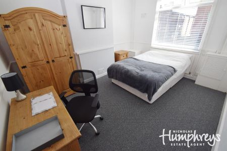 5 bedroom terraced house to rent - Photo 2