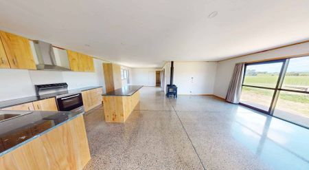 Mt Biggs - 3 bedrooms - Photo 3