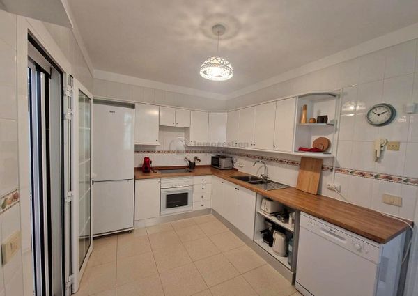 For Rental: 2-Bedroom Semi-Detached House in Las Rosas