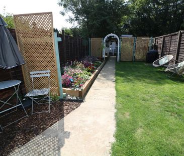 3 bedroom semi-detached house to rent - Photo 4