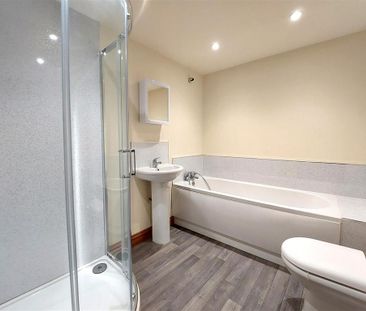 2 bedroom flat to rent - Photo 6