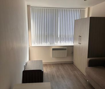 Studio to rent - Photo 2