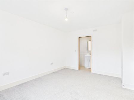 4 bedroom detached house to rent - Photo 5