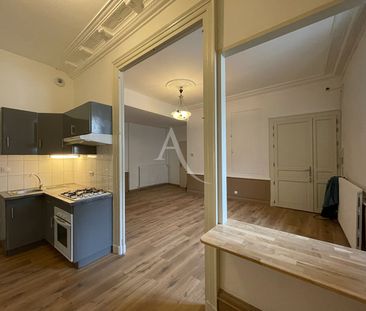 Location Appartement 3 pièces 69m² FONTENAY LE COMTE 85200 - Photo 2