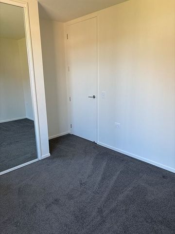 Modern 2BR Townhouse in Woodend - Photo 4