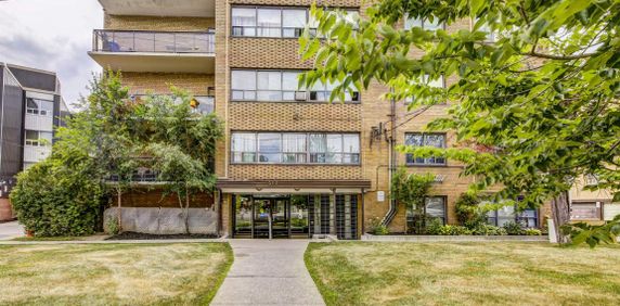 Amazing 1 Bedroom Apartment! - Photo 2