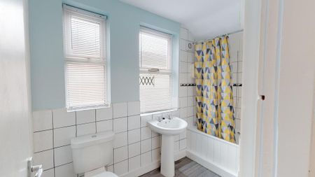 Room in a Shared House, Premier Road, NG7 - Photo 4