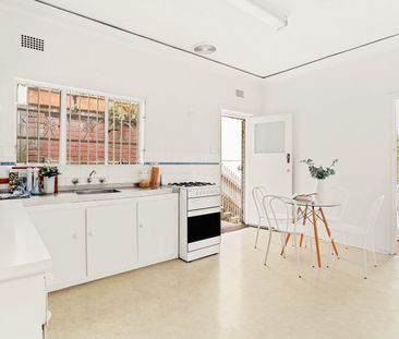 Charming Family Home in a Peaceful Bronte Setting - Photo 5