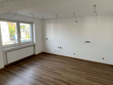 Sanierte 5-Zimmerwohnung mit Terrasse und hochwertiger Ausstattung in verkehrsgünstiger Lage! - Foto 5