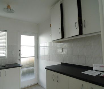 Charming 2-Bedroom Gem in Northcote Point - Photo 2