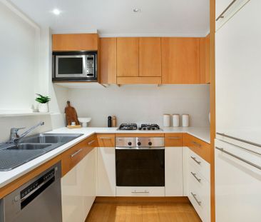 Modern Living in 'The Colonades' on Lavender Bay - Photo 3