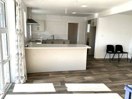 West End Beauty - Photo 2
