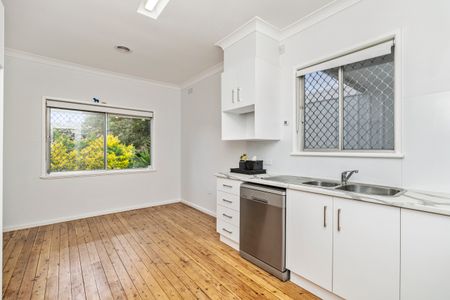 Fantastic Central Location - Photo 2