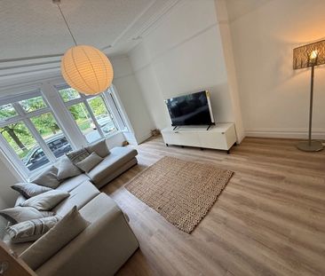 8 Bed Terraced House, Greenbank Road, L18 - Photo 5